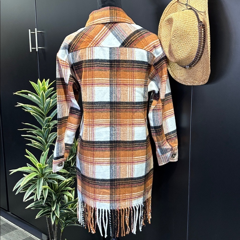 Sabrina Lauren Shacket,fringe hemline, button chest pockets,plaid - Picture 2 of 9